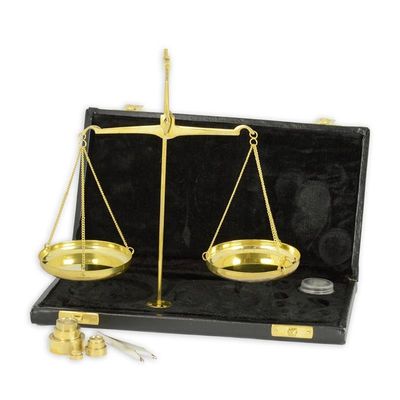 A BRASS APOTHECARY SCALE IN BOX