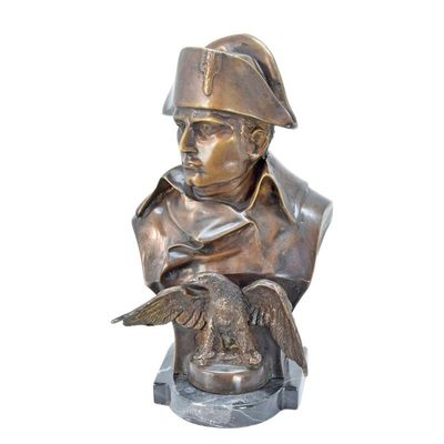 A BRONZE BUST OF NAPOLEON