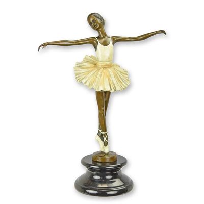 A BRONZE SCULPTURE OF A BALLERINA