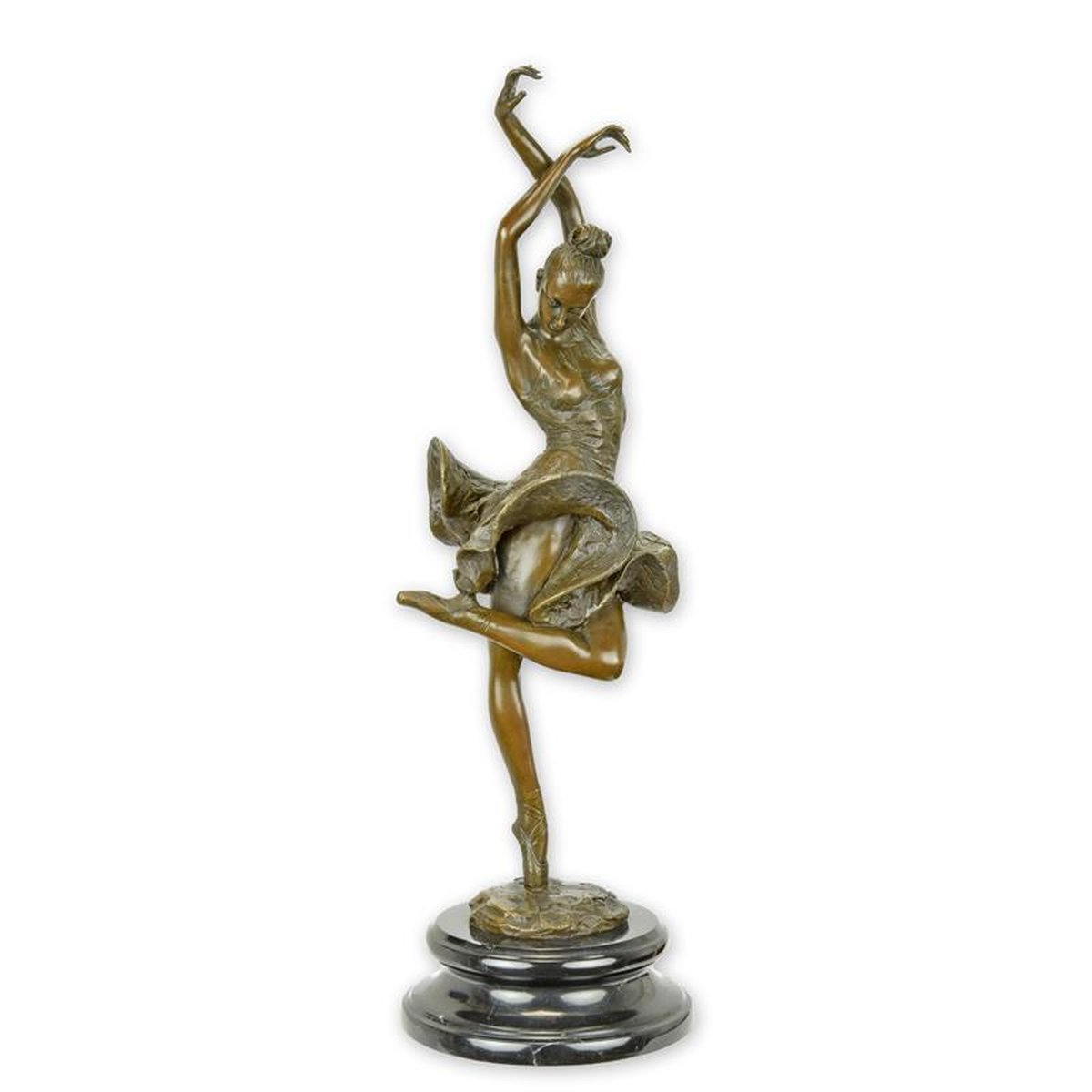 A BRONZE SCULPTURE OF A BALLERINA