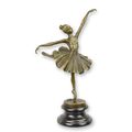 A BRONZE SCULPTURE OF A BALLERINA