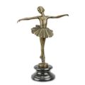 A BRONZE SCULPTURE OF A BALLERINA