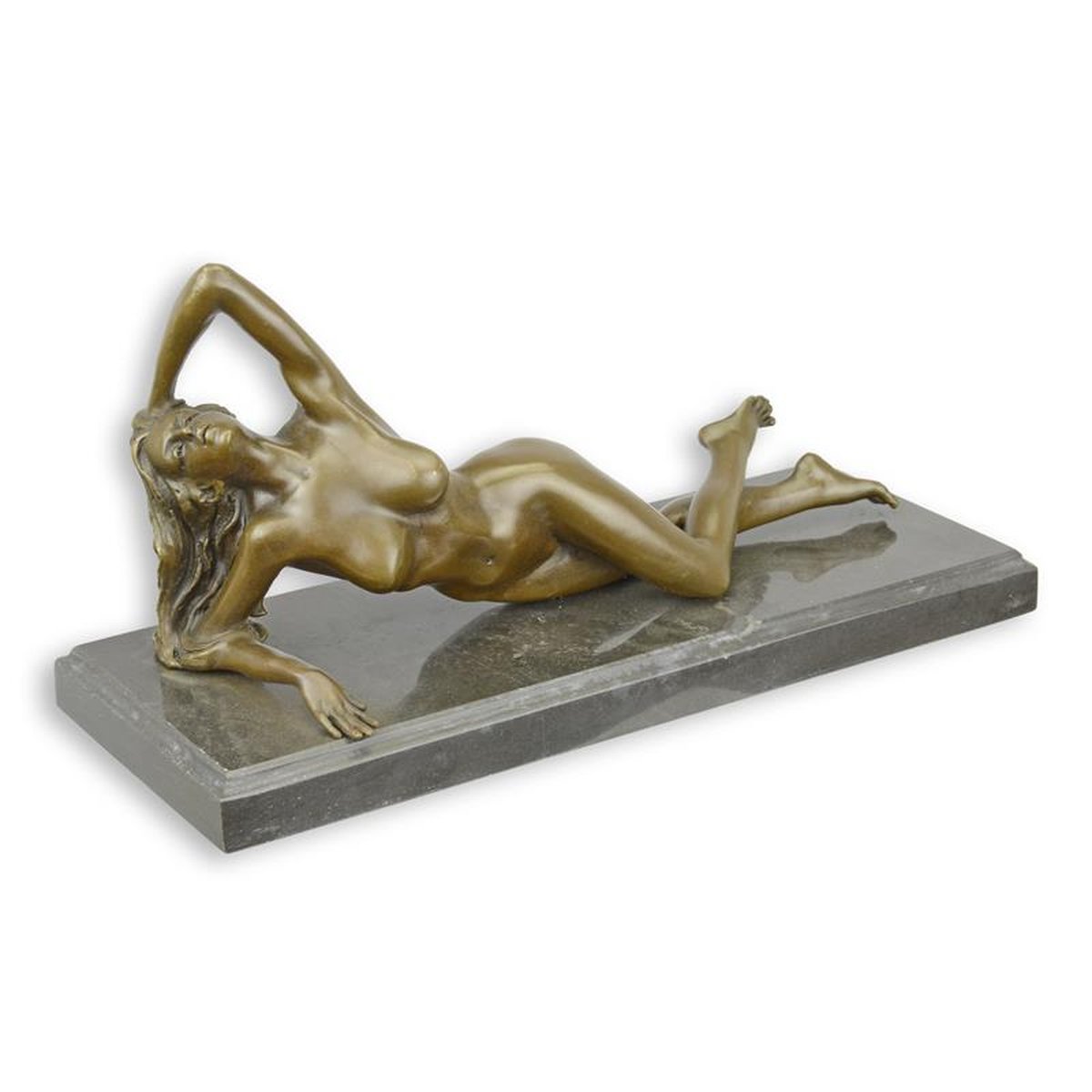 A BRONZE SCULPTURE OF A FEMALE NUDE