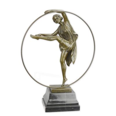 A BRONZE SCULPTURE OF A GEORGIAN DANCER