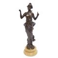 A BRONZE SCULPTURE OF A LADY