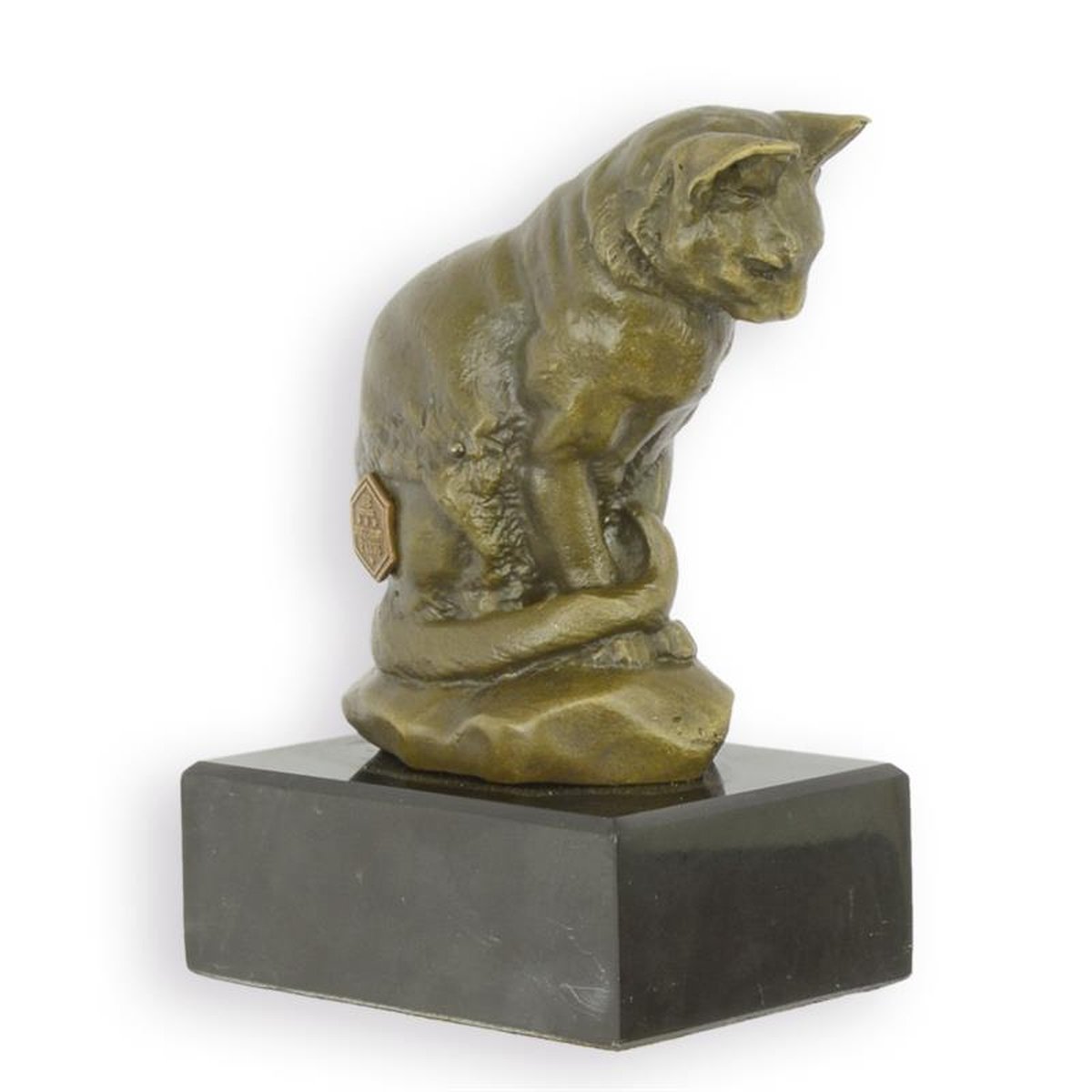 A BRONZE SCULPTURE OF A SITTING CAT