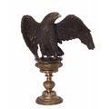 A BRONZE SCULPTURE OF AN EAGLE