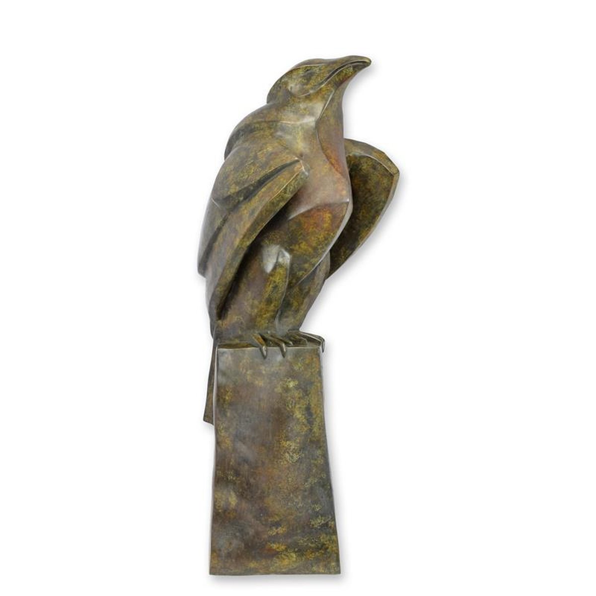 A BRONZE SCULPTURE OF AN EAGLE