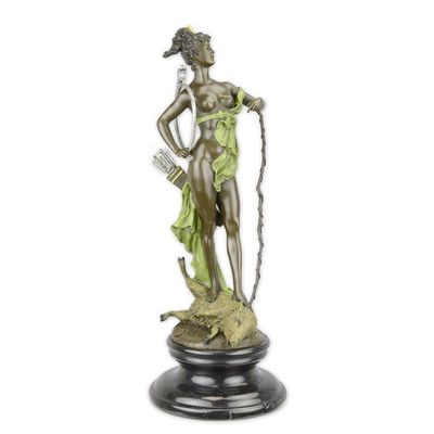 A BRONZE SCULPTURE OF DIANA VICTORIOUS