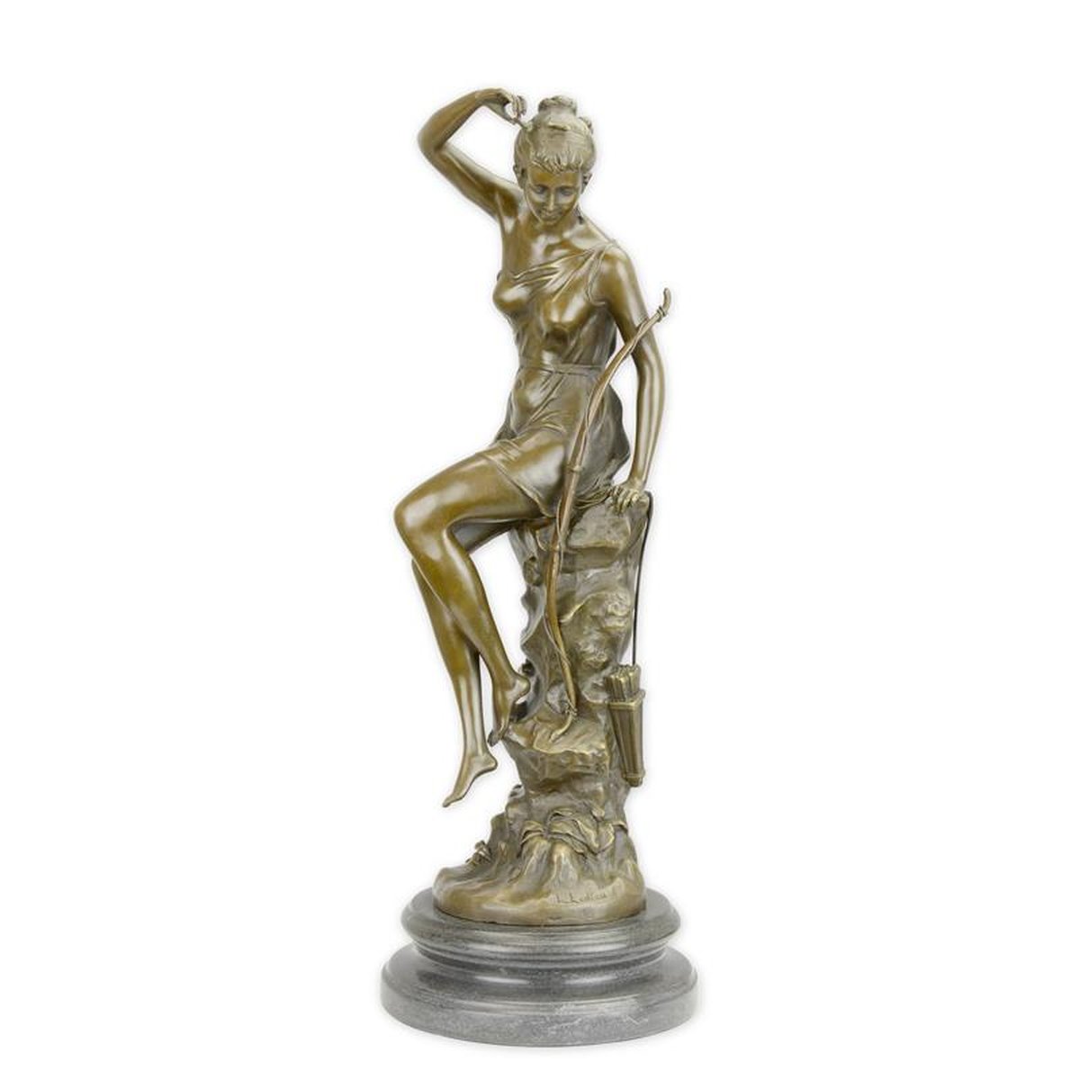 A BRONZE SCULPTURE OF DIANA VICTORIOUS