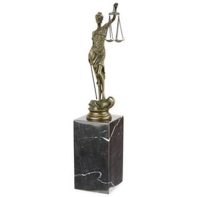 A BRONZE SCULPTURE OF LADY JUSTICE