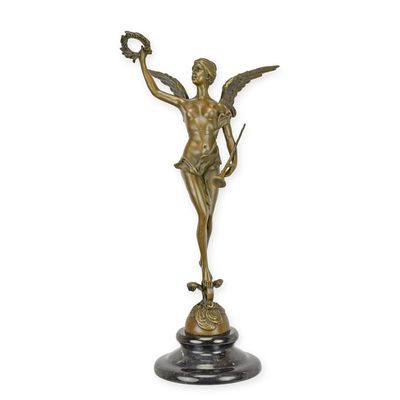 A BRONZE SCULPTURE OF THE WINGED VICTORY
