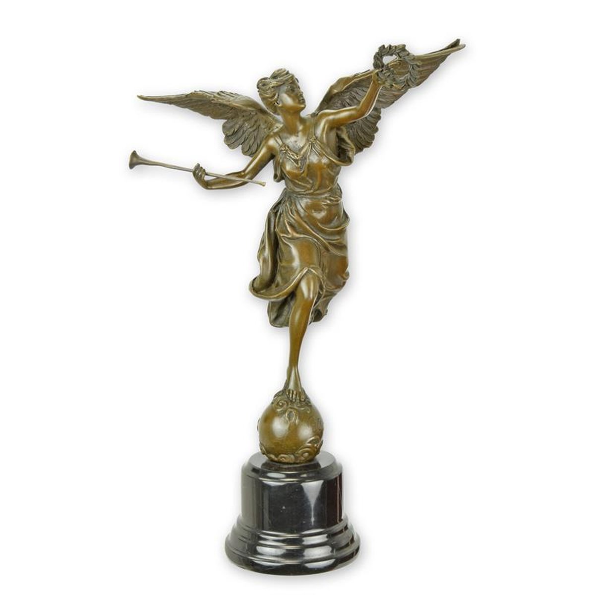 A BRONZE SCULPTURE OF THE WINGED VICTORY