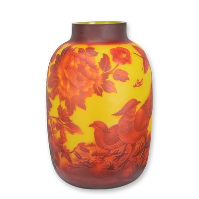 A CAMEO GLASS VASE 'PHEASANT'