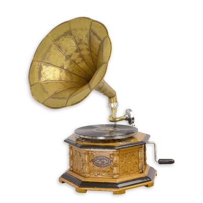 A CARVED OCTAGONAL GRAMAPHONE