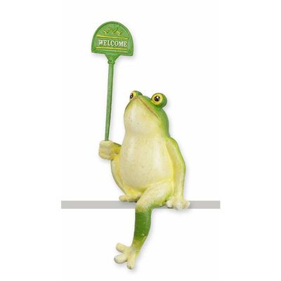 A CAST IRON SITTING FROG HOLDING A WELCOME SIGN
