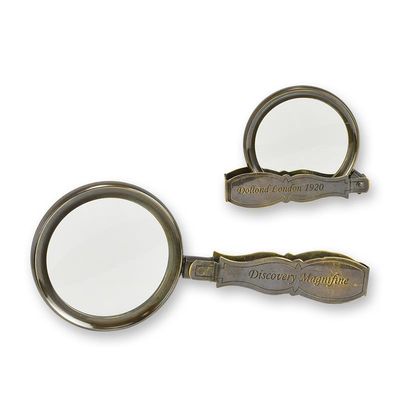 A FOLDABLE MAGNIFYING-GLASS