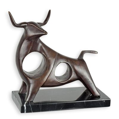 A MODERNIST BRONZE SCULPTURE OF A BULL