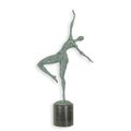 A MODERNIST BRONZE SCULPTURE OF A FEMALE NUDE