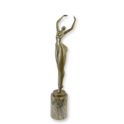 A MODERNIST BRONZE SCULPTURE OF A FEMALE NUDE