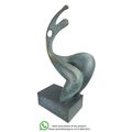 A MODERNIST BRONZE SCULPTURE OF A FEMALE NUDE