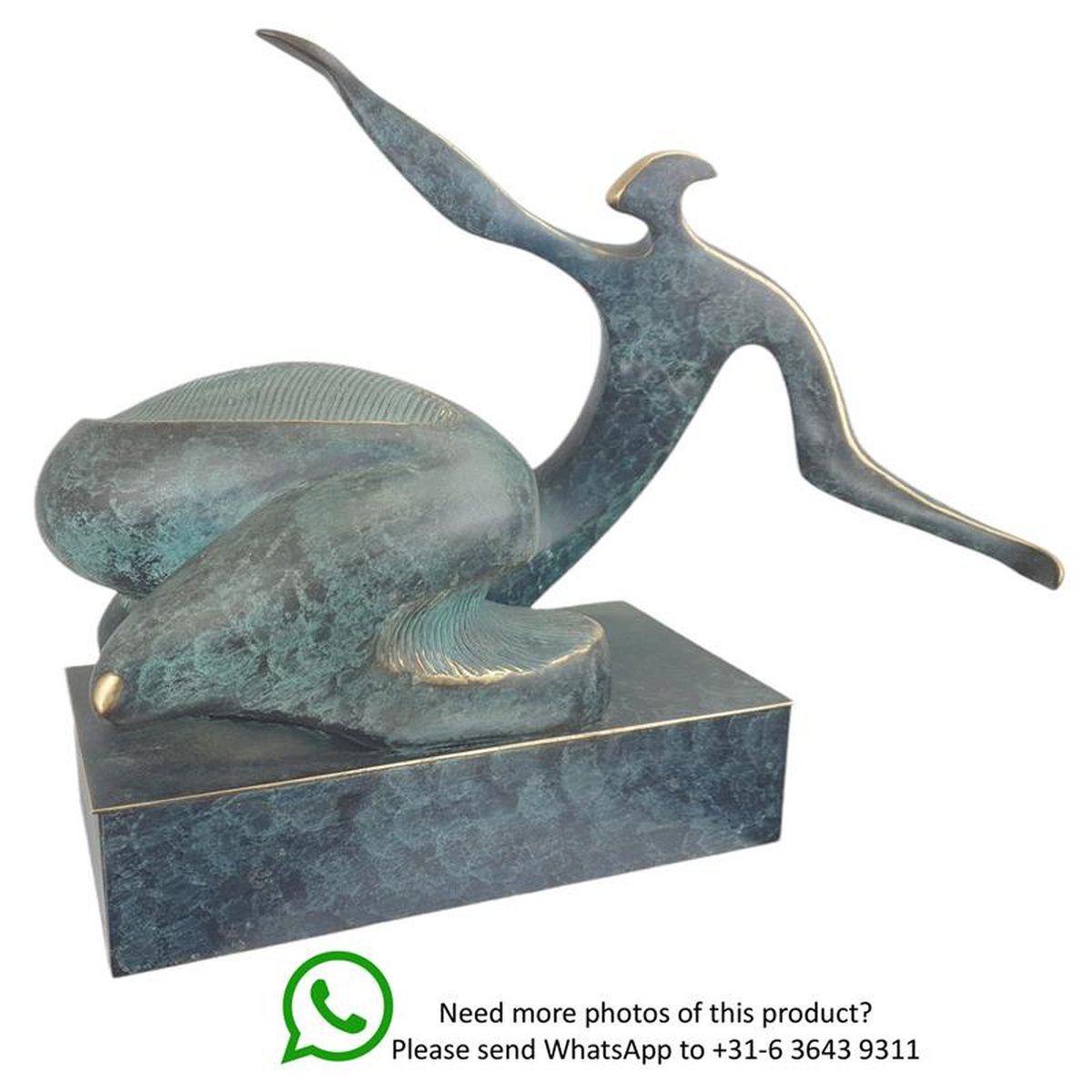 A MODERNIST BRONZE SCULPTURE OF A FEMALE NUDE