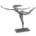 A MODERNIST BRONZE SCULPTURE OF A FEMALE NUDE