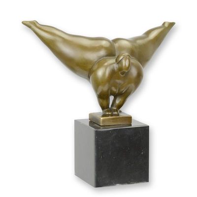 A MODERNIST BRONZE SCULPTURE OF A GYMNAST