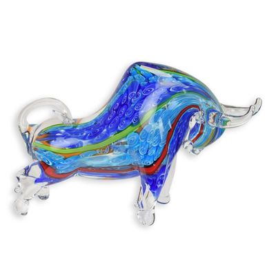 A MURANO STYLE GLASS FIGURINE OF A BULL