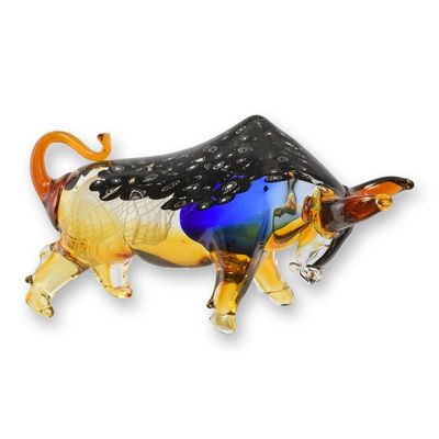 A MURANO STYLE GLASS FIGURINE OF A BULL