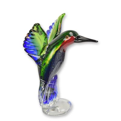 A MURANO STYLE GLASS FIGURINE OF A HUMMING BIRD