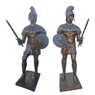 A PAIR OF BRONZE ROMAN SOLDIERS