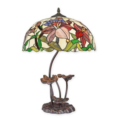 A TIFFANY STYLE TABLE LAMP