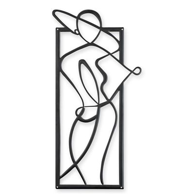 A TIN OUTLINE WALL DECOR - WOMAN WITH HAT