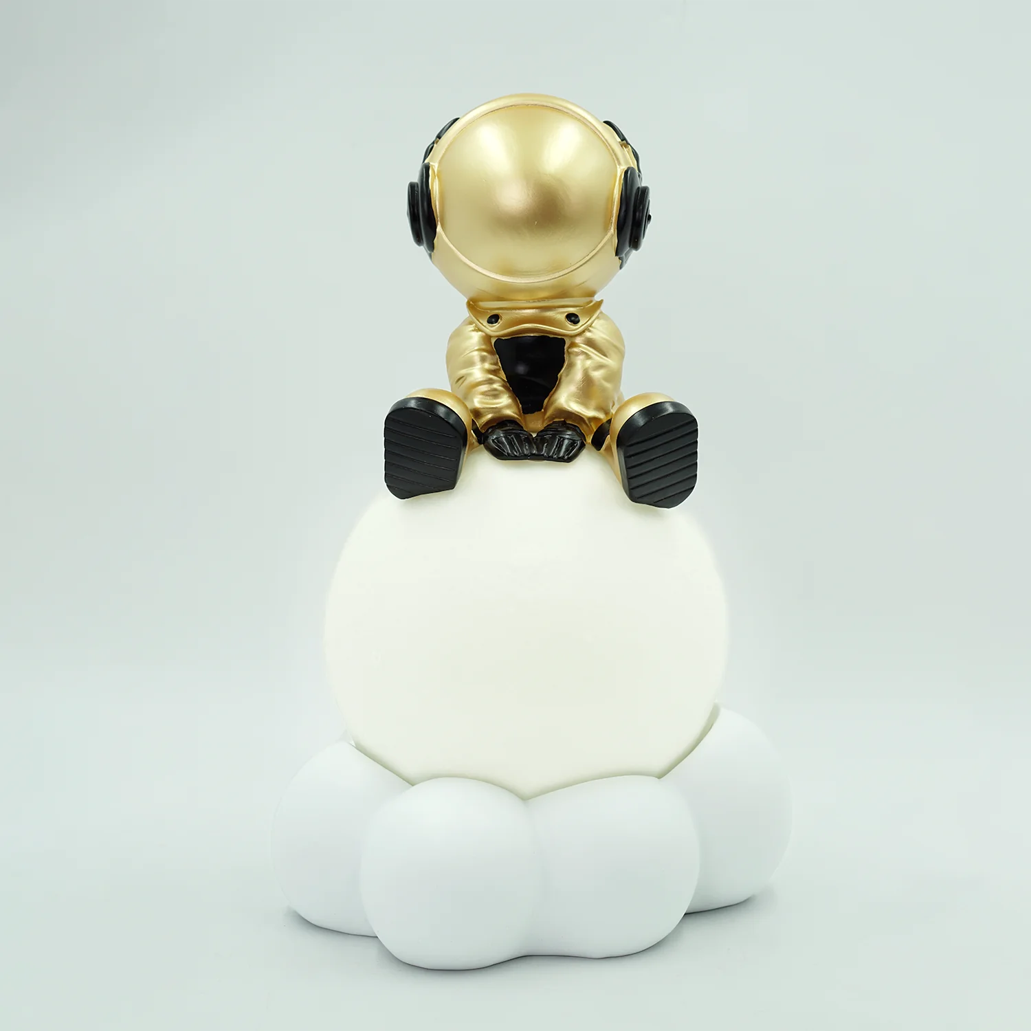 Astronaut Sitting + Light